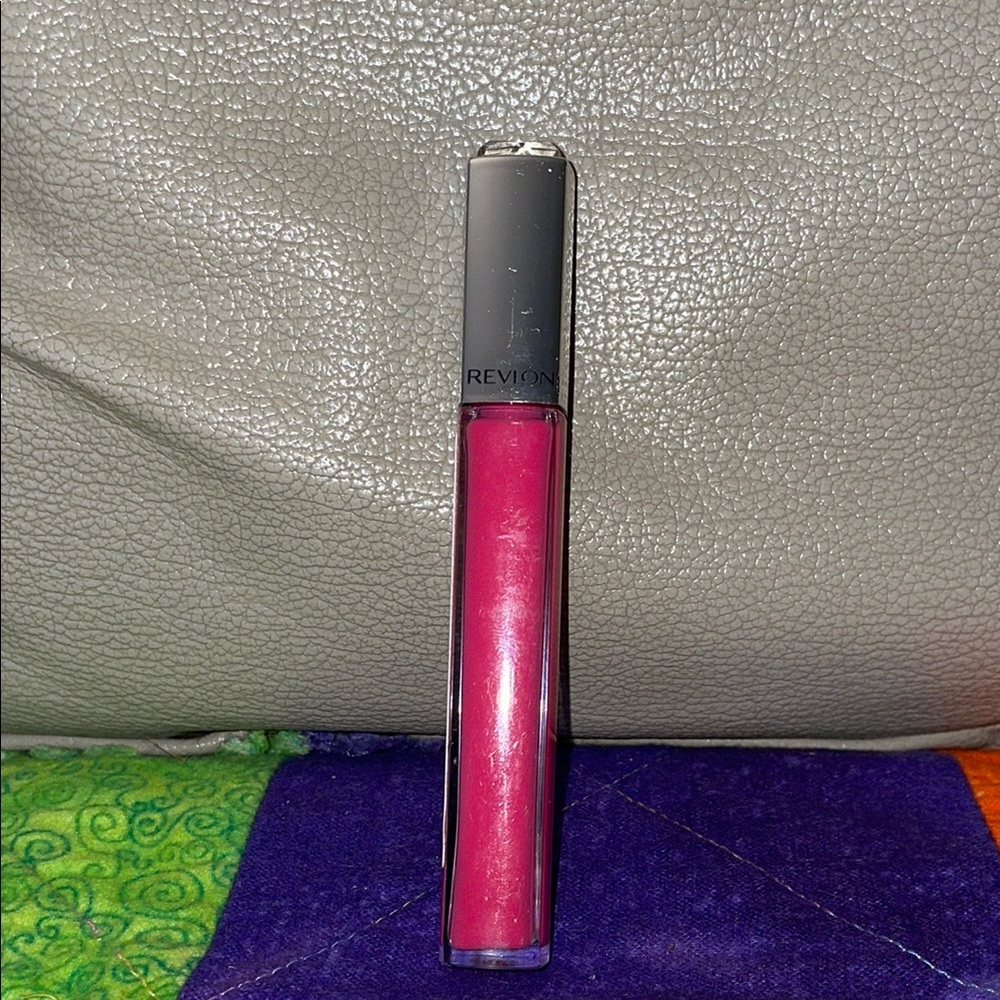 NWT Revlon Pink Glossy Liquid Lipstick.  #580